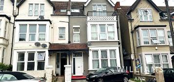 Studio to rent in York Road, Southend-On-Sea SS1