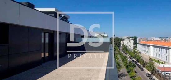 Deslumbrante Penthouse T4 no Prestigiado Empreendimento Boavista II