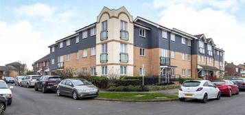 Flat to rent in Bowes Road, Staines-Upon-Thames, Surrey TW18