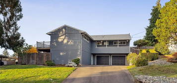 8311 42nd Street W, University Place, WA 98466