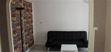 T1 bis meublé de 34 m2 place schneider, Le Creusot
