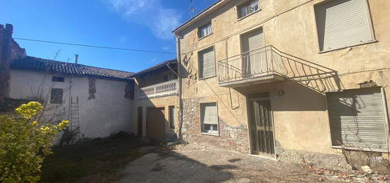 Casale/cascina in vendita a Ziano Piacentino