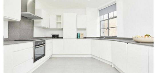 3 bedroom flat to rent