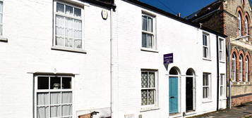 2 bed terraced house to rent