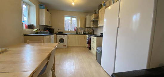 6 bedroom terraced house