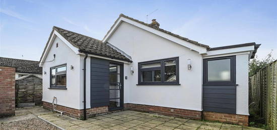 Detached bungalow to rent in Cattsfield, Stutton, Ipswich IP9