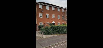 Flat to rent in Finbars Walk, Ipswich IP4