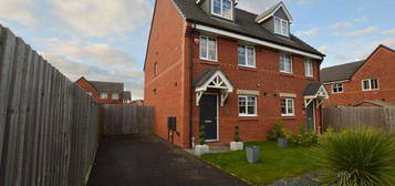 3 bedroom semi-detached house for sale