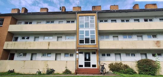 Renovierte 2 Zimmer Wohnung mit Balkon und neuer Küche (Fotos folgen ab 11.11.)