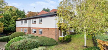 Flat to rent in Foxley Hill Road, Purley CR8