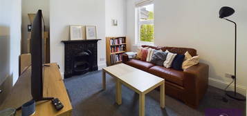 Maisonette to rent in Bruce Grove, Tottenham N17