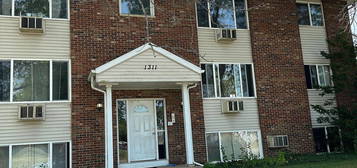 1289 Abbott Dr APT 6, Elgin, IL 60123