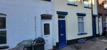 Terraced house to rent in Cowper Street, Luton LU1