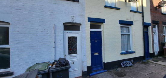 Terraced house to rent in Cowper Street, Luton LU1