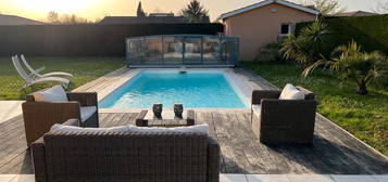 Grande maison familiale de 8 pièces avec piscine couverte + jardin à Izon (33450)