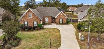 921 Fireside Dr, Prattville, AL 36067