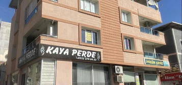 Bornova Mevlana Mah. pazar yeri kars 180m2 3+1 kiralk daire