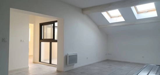 Appartement  à louer, 3 pièces, 2 chambres, 55 m²