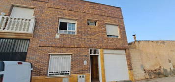 Chalet pareado en venta en calle Reina Sofía