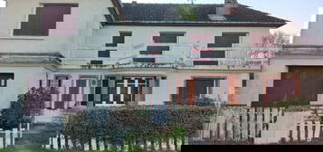 Maison indépendante avec grand jardin