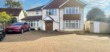 5 bedroom detached house