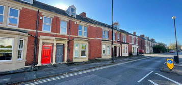 Terraced house to rent in Osborne Road, Jesmond, Newcastle Upon Tyne NE2