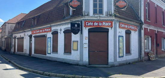 Vends ancien café avec dépendances et logement