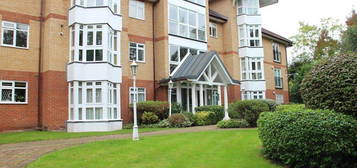 Flat to rent in Riverside Gardens, London N3