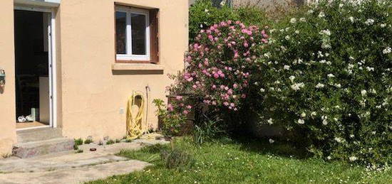 Maison avec jardin et garage roseraie/soupetard