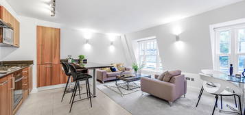 Flat to rent in Devonshire Mews North, Marylebone, London W1G