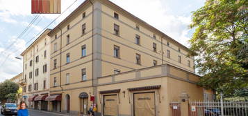 Quadrilocale via Castiglione, 91, Colli Castiglione, Bologna