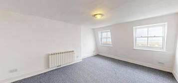 3 bedroom flat for sale