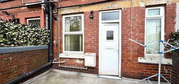 Flat to rent in Firth Park Road, Sheffield S5