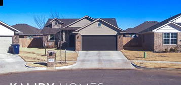 10725 NW 20th St, Yukon, OK 73099