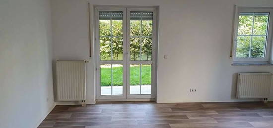 top sanierte, moderne Nebauwohnung, 2 Zimmer, Terrasse, TG