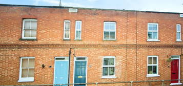 2 bed end terrace house to rent