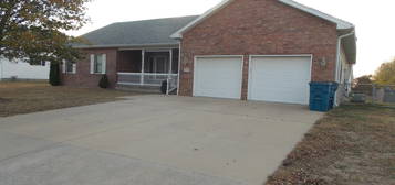 2535 Stephen St, Carthage, MO 64836