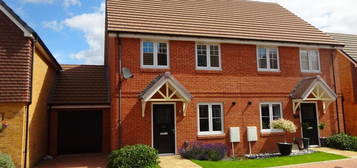 3 bed semi-detached house for sale