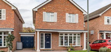 Link-detached house for sale in Heather Close, New Haw, Addlestone KT15