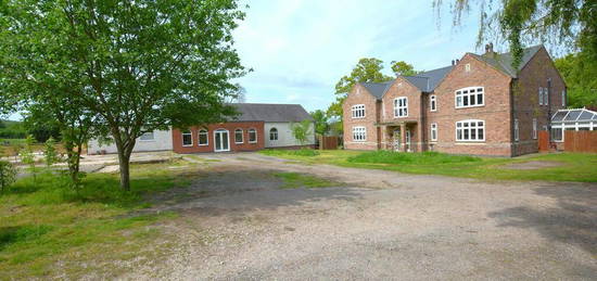 6 bedroom detached house for sale