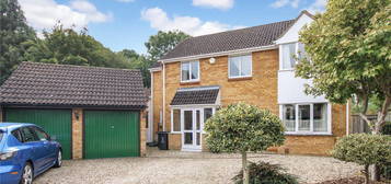 4 bed detached house for sale