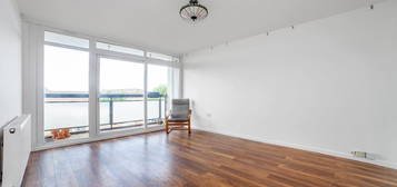 Flat for sale in Landmark Heights, 172 Daubeney Road, London E5