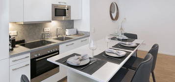 Beautiful furnished apartment/ 2400€ all ink. contract 1-2 Years- Internet, Concierge, Terrasse