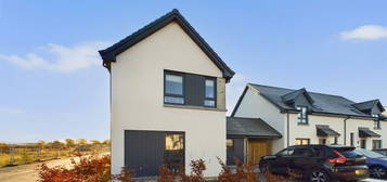 3 bedroom link detached house for sale