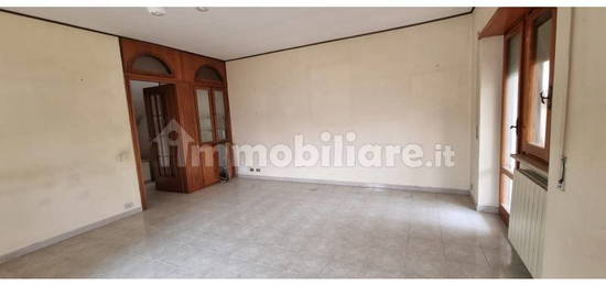 Villa bifamiliare, da ristrutturare, 186 m², Nuova Florida, Ardea