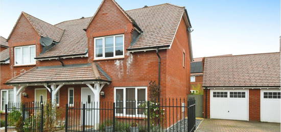 3 bed semi-detached house for sale