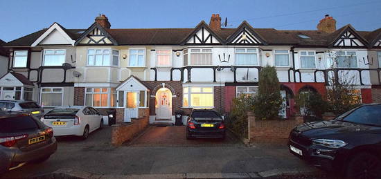 Property to rent in Gresham Drive, Romford RM6