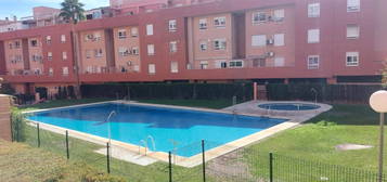 Piso de alquiler en Avenida Jorge Luis Borges, El Tejar - Hacienda Bizcochero