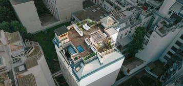 Möbilierte 110m² - Dachgeschosswohnung mit einzigartiger 126m² - Dachterrasse. Hochwertige Ausstattung, sofort beziehbar, ohne Maklergebühr.