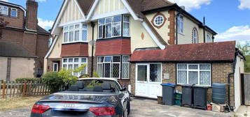 4 bed semi-detached house to rent